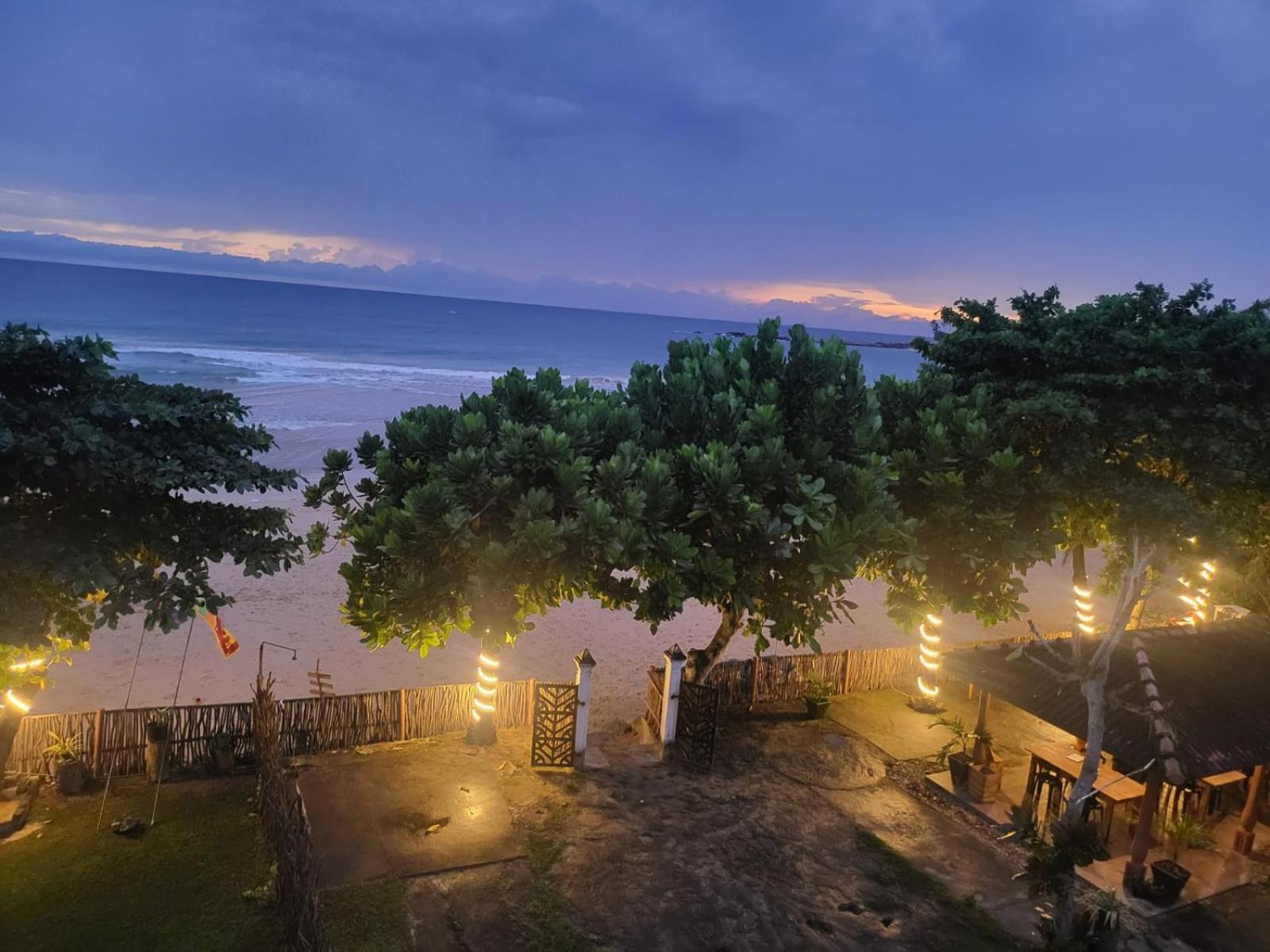 Balance Beach Resort Dickwella Exterior foto